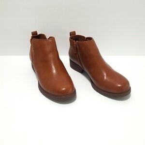 Bacia Chelsea Women Fall Ankle Boots Low Heel Round Toe Size 7.5 New Without tag